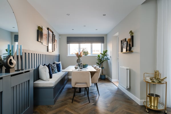 5 bedroom townhouse with bi-fold doors leading to tranquil garden - Image 1
