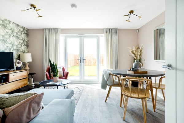3 bedroom semi-detached with south west facing garden - Image 1