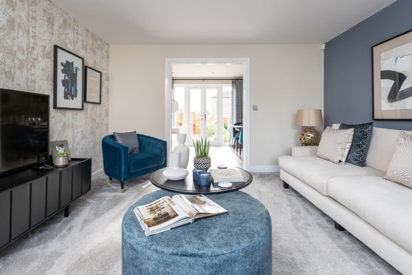 4 bedroom detached with a west facing garden - Image 1