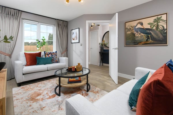 3 bedroom semi-detached with south facing garden - Image 1