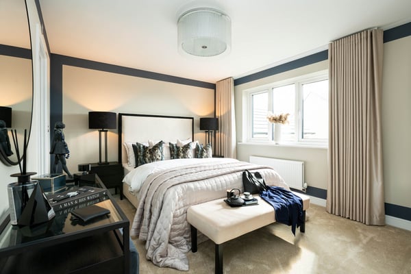 4 bedroom detached with a bay window in the lounge - Image 1