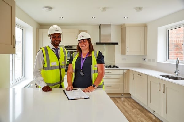 3 bedroom mid terrace with flooring included - Image 3