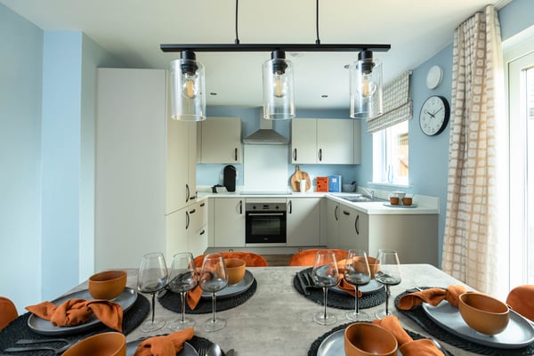 3 bedroom semi-detached with large south west rear garden - Image 1