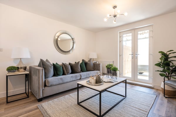 2 bedroom apartment with open plan layout - Image 1