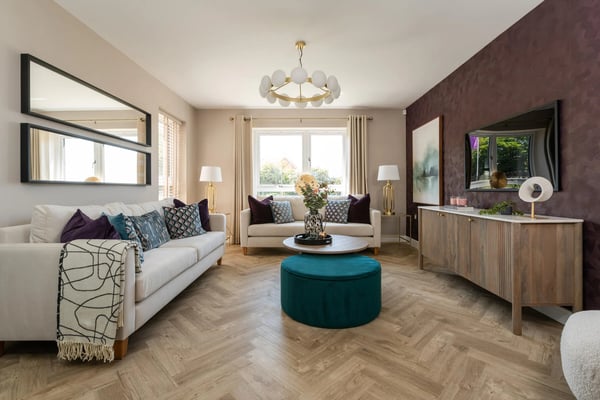 4 bedroom detached with sea views - Image 1