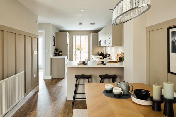 3 bedroom semi-detached with south east facing garden - Image 1