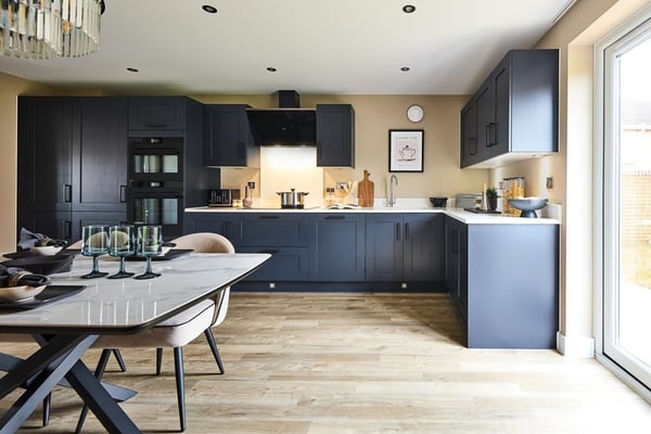 3 bedroom semi-detached with south facing garden - Image 3