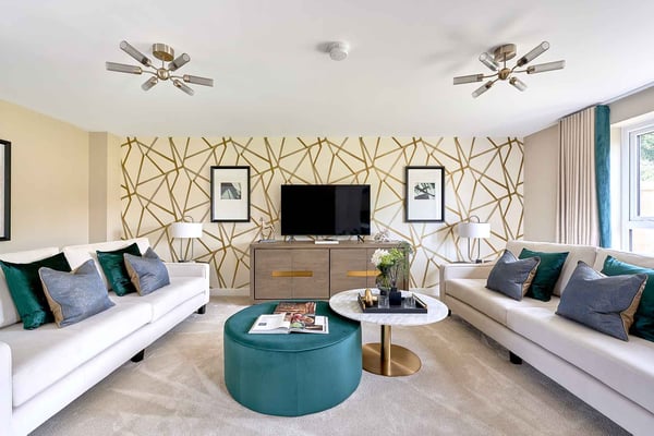 5 bedroom detached with double garage - Image 1
