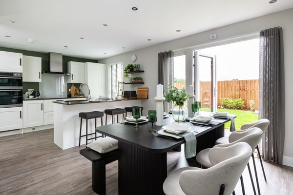 4 bedroom detached with a south facing garden & view now - Image 1