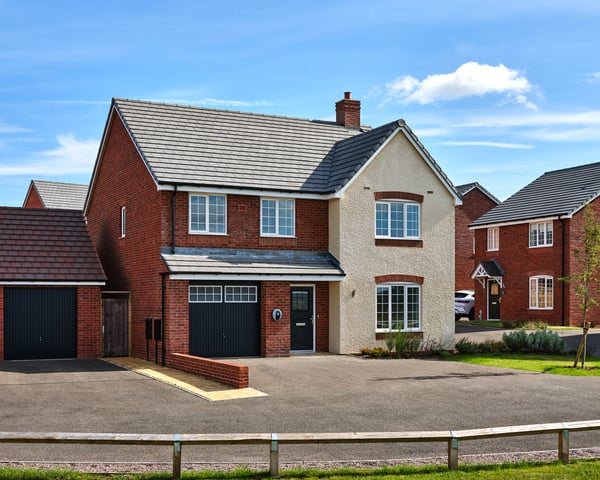 4 bedroom detached with integral garage - Image 1