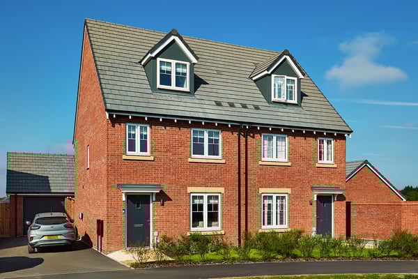 4 bedroom semi-detached with south west facing garden - Image 1