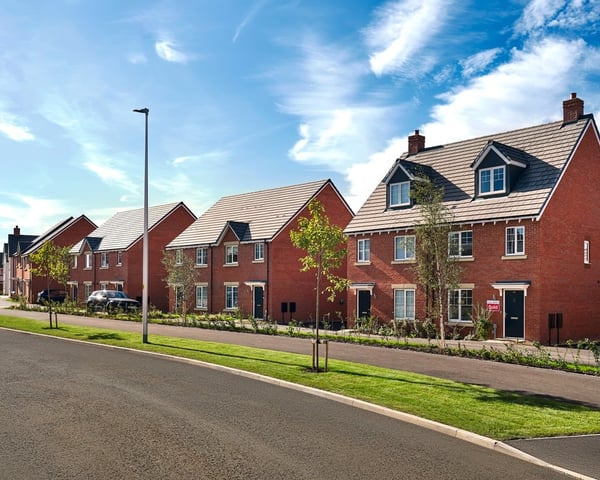 2 bedroom mid terrace with an upgraded kitchen - Image 2
