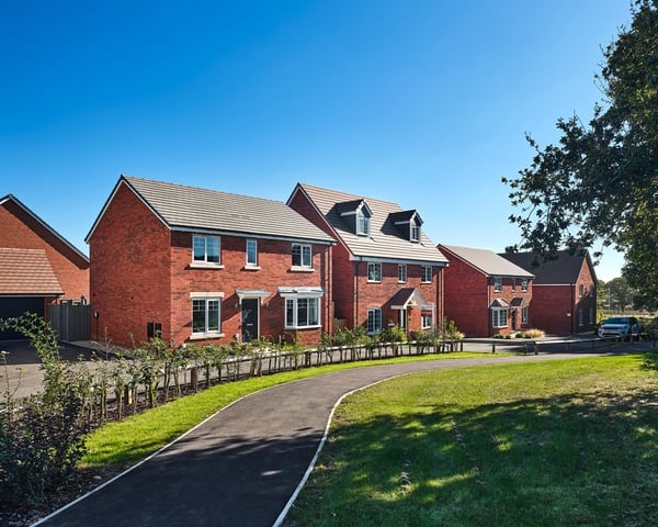 2 bedroom mid terrace with an upgraded kitchen - Image 3
