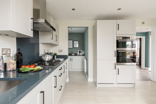 4 bedroom detached with garage for storage - Image 1
