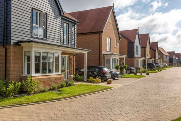 3 bedroom semi-detached with garage and study - Image 1