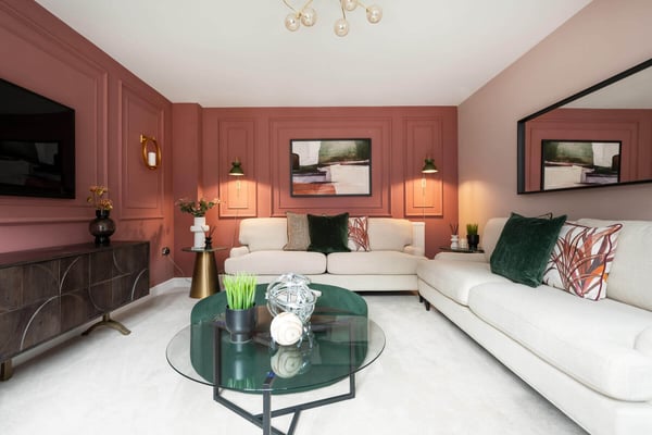 4 bedroom detached with garage - Image 1