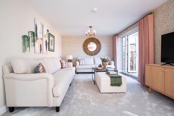 4 bedroom detached with single garage and triple driveway parking - Image 1