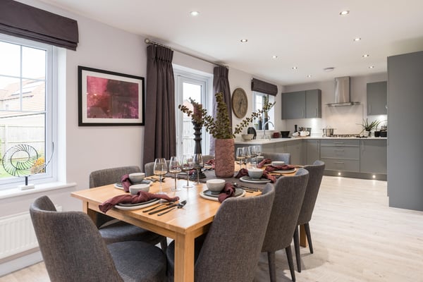 4 bedroom detached with a traditional bay window - Image 1