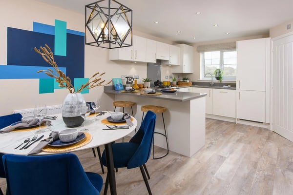 3 bedroom semi-detached with a large garden - Image 1