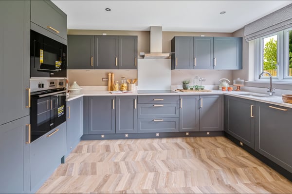 4 bedroom detached with a separate dining room - Image 1