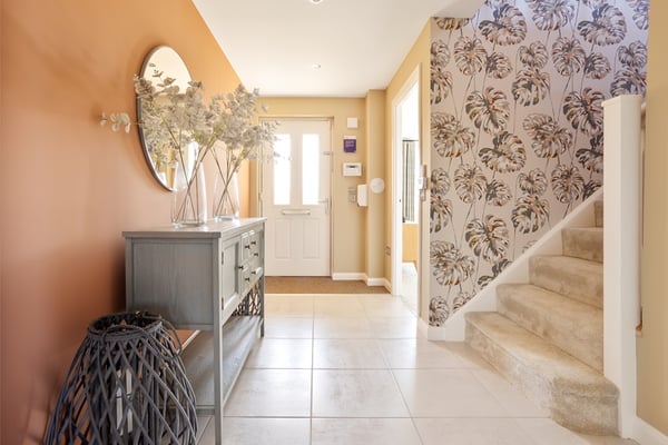 2 bedroom apartment with Juliet balcony - Image 2