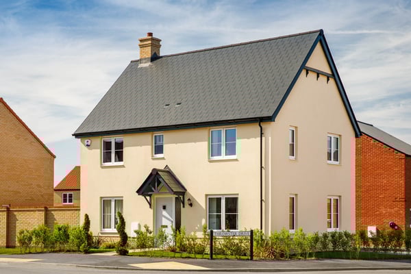 4 bedroom detached with a garage and 2 parking spaces - Image 1
