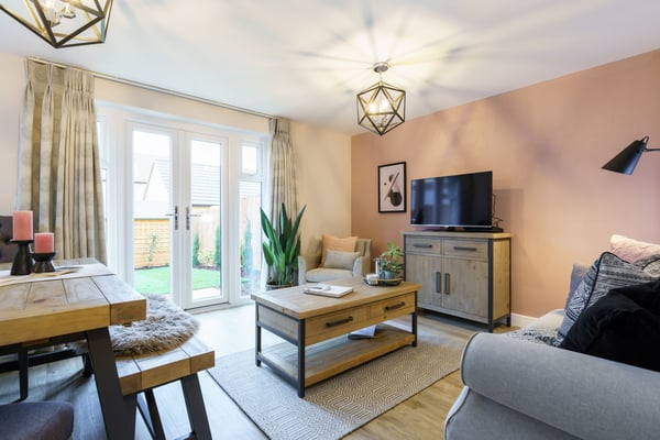3 bedroom end terrace with double doors to the garden - Image 1