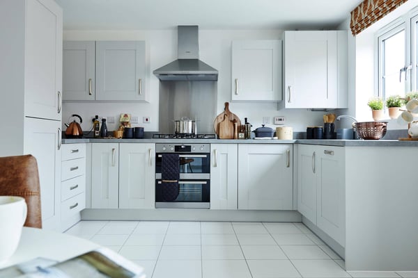 4 bedroom semi-detached with spacious kitchen dining area - Image 1