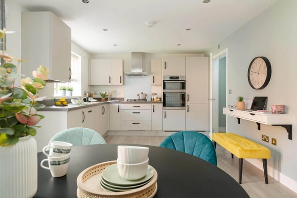 4 bedroom detached with garage - Image 1