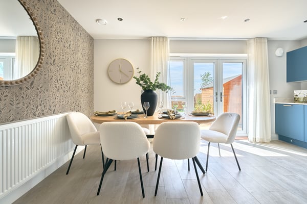 3 bedroom end terrace with a spacious first floor lounge - Image 1