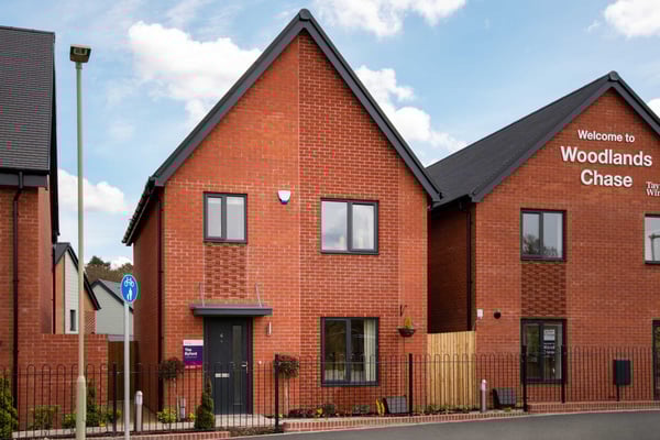 3 bedroom detached with all fixtures and fittings included - Image 1