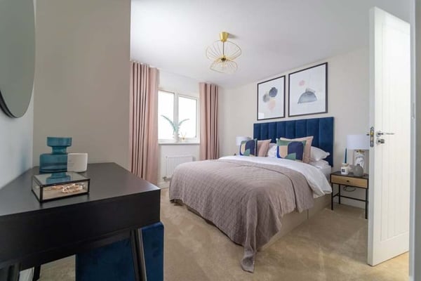 2 bedroom end terrace with en suite - Image 2