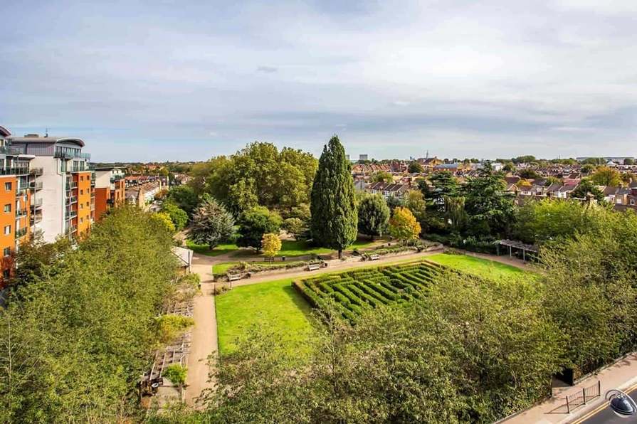 Coronation Square - Image 14